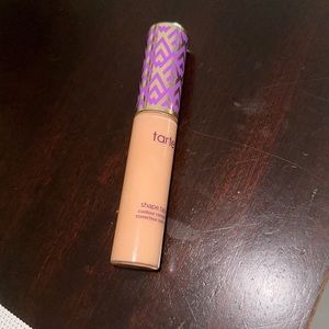 Grate shape tape concealer color  44H tan used